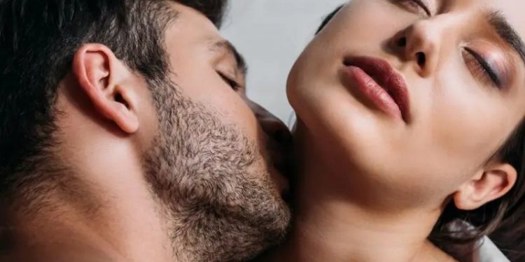 Palabras sucias en la intimidad: una práctica que enciende la pasión
