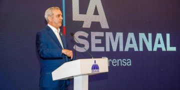 Abinader califica los apagones como «insostenibles» y llama a la ciudadanía a regularizar sus pagos de electricidad