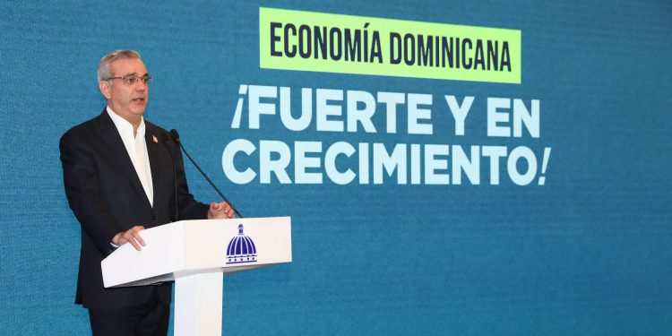 Presidente Abinader destaca robustez de la economía dominicana en informe reciente