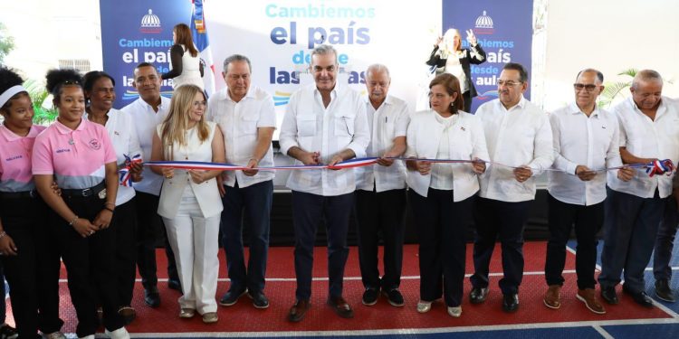 Presidente Abinader inaugura múltiples obras clave en Sabana de la Mar