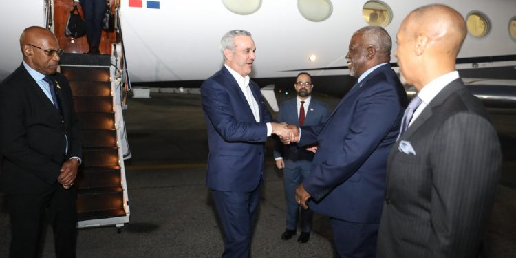Abinader llega a Guyana donde hablará en Conferencia Internacional sobre Energía
