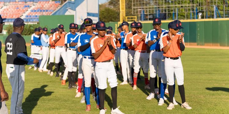Baerga y Santiago definen como un éxito el International Showcase de MLB en RD