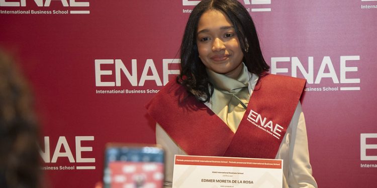 Becas completas en España para dominicanos en el sector de agronegocios