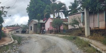 Campesinos de El Higo inician firma de acuerdos con Barrick Gold para reasentamiento