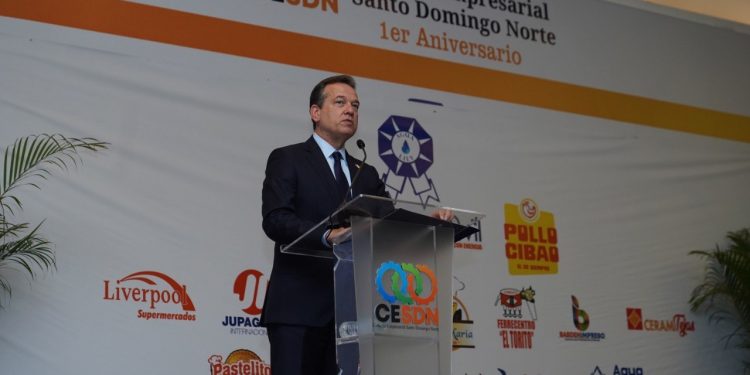 Ministro Ito Bisonó es reconocido por su apoyo al sector industrial y las mipymes en Santo Domingo Norte