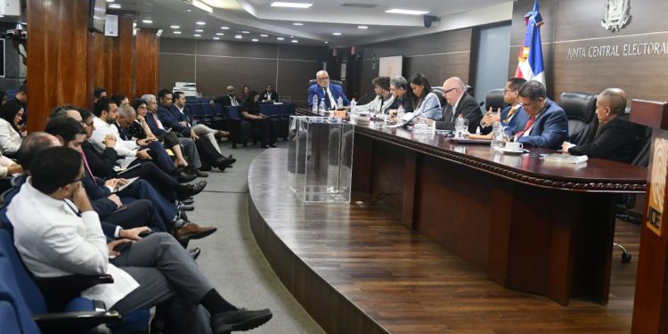 JCE avanza en el proceso de licitación para la nueva cédula de identidad y electoral