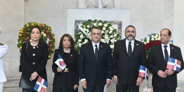 JCE celebra el 181 aniversario de la Independencia Nacional con ofrenda floral y anuncios sobre el Registro Civil