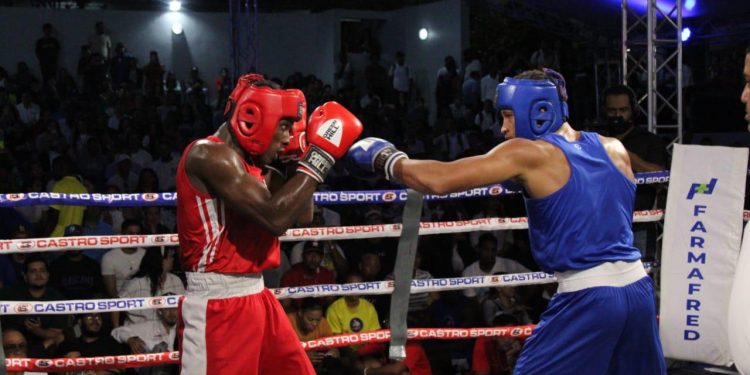 Junior Alcántara Asegura Plata y Avanza a la Final en la Copa Independencia de Boxeo