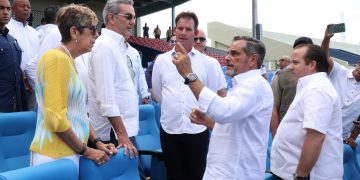 Junior Noboa celebra el compromiso renovado del presidente Abinader con el béisbol dominicano