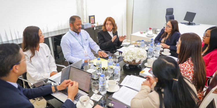 La JCE y el Centro de Atención Integral para la Discapacidad exploran acuerdo para mejorar servicios a personas con discapacidad