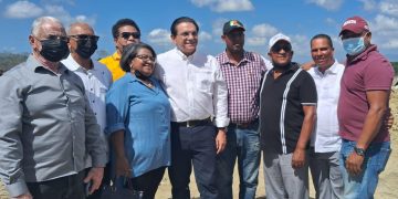 Líderes de Hato del Yaque y La Canela piden solución urgente al problema del vertedero compartido