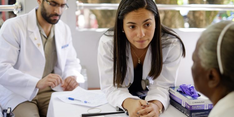 INTEC revalida su prestigio en Medicina con reacreditación internacional por cinco años más