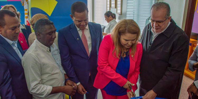 Partido Justicia Social inaugura nuevas oficinas para sus regidores en Santiago