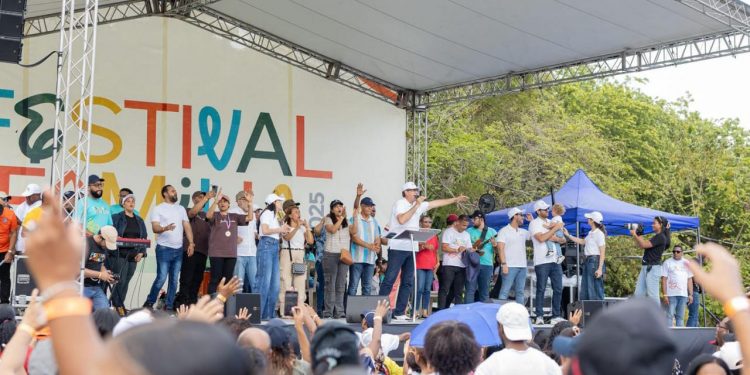 Pastor Bogaert exhorta a la educación en valores durante el Festival de la Familia