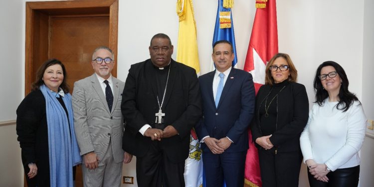 El doctor Víctor Suárez asume roles diplomáticos ante la Santa Sede y la Orden de Malta
