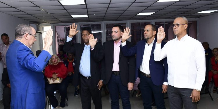 Regional 08 de Educación da la bienvenida a nuevos directores distritales en Santiago