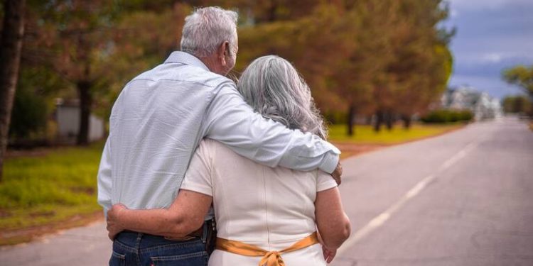 ¿Por qué los hombres mueren antes que las mujeres? Un experto de Harvard lo explica