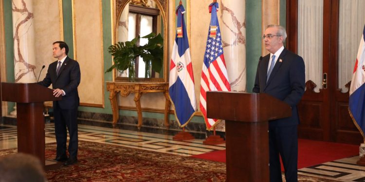Secretario de Estado de EE. UU. asegura no solicitarán a RD aceptar masiva ola de migrantes; se compromete a apoyar misión en Haití