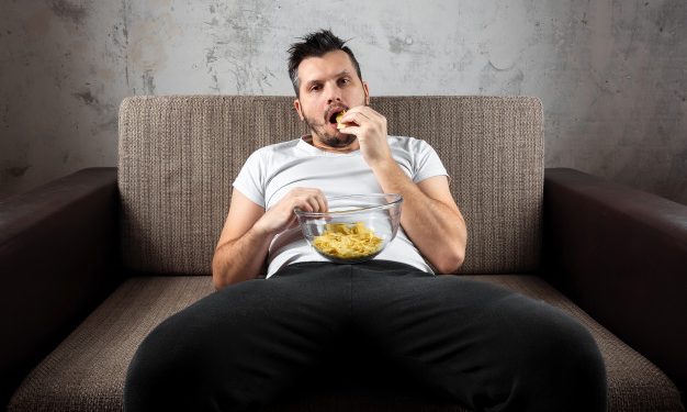 Comer rápido: un hábito perjudicial para la salud física y emocional