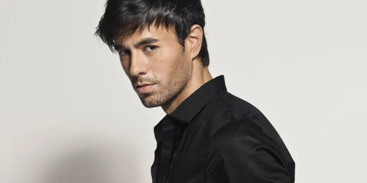 Mujer de 63 años casi pierde su matrimonio tras ser engañada por un falso Enrique Iglesias