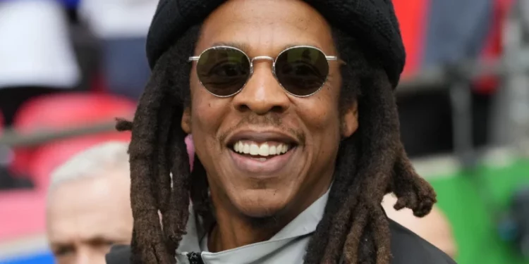 Jay-Z demanda a la mujer que lo acusó de violación y a sus abogados