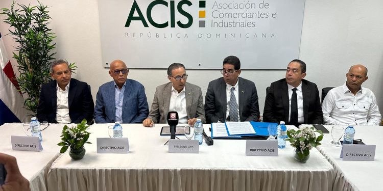 ACIS denuncia retrasos en trámites mercantiles de Cámaras de Comercio del Cibao