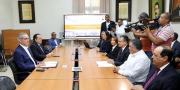 Presidente Abinader recibe propuesta de la JCE para el cambio de la Cédula de Identidad y Electoral
