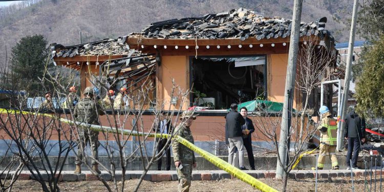 Siete civiles heridos en Corea del Sur tras lanzamiento accidental de bombas durante ejercicio militar