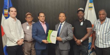 Fenacho presenta a Intrant proyecto de electromovilidad para modernizar el transporte en el Gran Santo Domingo