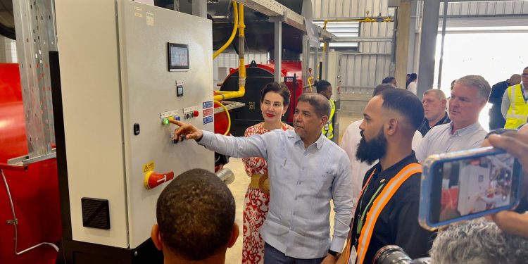 Limber Cruz inaugura tecnología avanzada para proteger la salud agropecuaria y el medio ambiente en República Dominicana