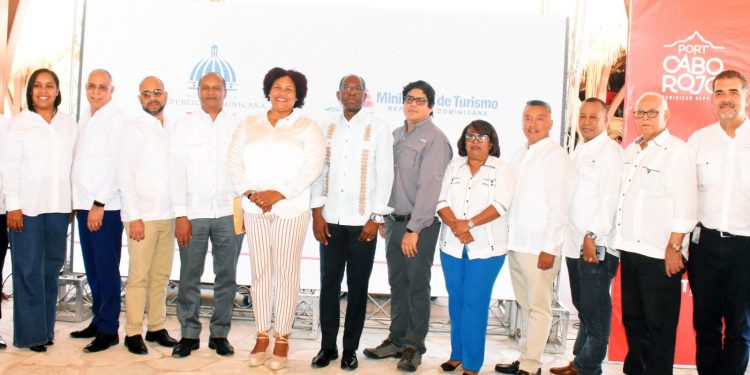 MITUR, FAO y el sector agropecuario preparan a agricultores ante el auge turístico en Pedernales