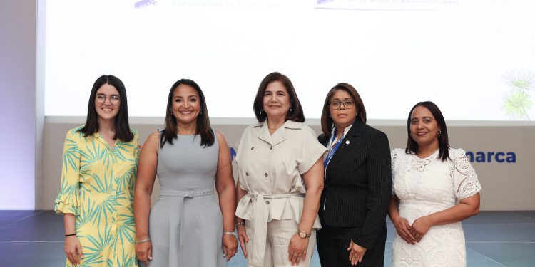 ARS Monumental impulsa el empoderamiento femenino con conferencia sobre marca personal