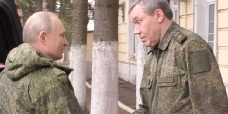 Putin visita Kursk y ordena a sus tropas liberar por completo la región de las fuerzas ucranianas