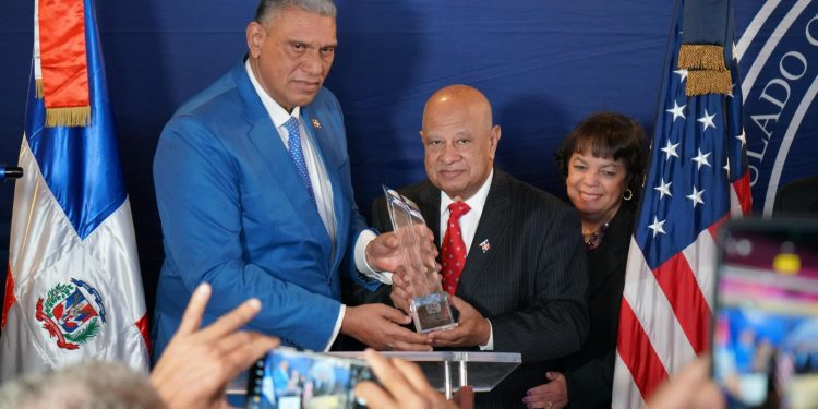 Presidente Abinader resalta legado humano y profesional del doctor Rafael Lantigua en emotivo acto en Nueva York