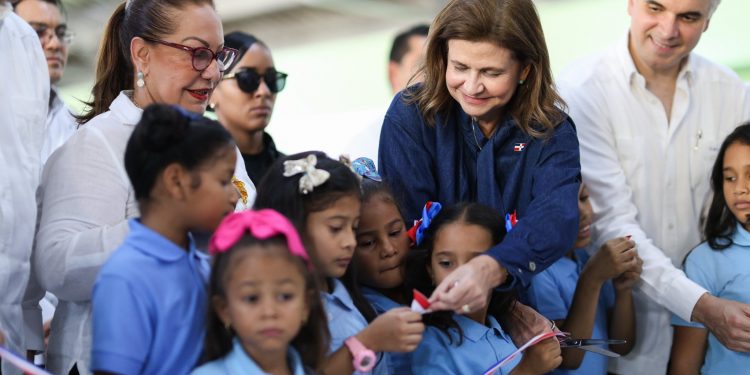 Inversiones clave en agua y educación destacadas por Raquel Peña apuntan al desarrollo nacional