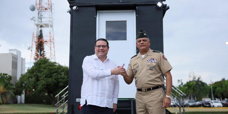 Aduanas entrega diez unidades móviles a las Fuerzas Armadas para reforzar vigilancia en la frontera