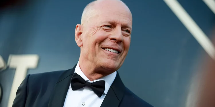 Bruce Willis cumple 70 años: la estrella que, a pesar de la adversidad, sigue siendo «dura de matar»