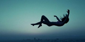 ¿Por qué sentimos que caemos al vacío al quedarnos dormidos?