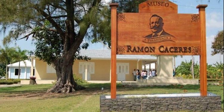 Inauguración de la exposición “80 años: Una historia primer picazo” en el Museo Presidente Ramón Cáceres