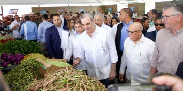 Presidente Abinader anuncia extensión del mercado de productores del INESPRE a grandes ciudades para garantizar precios justos