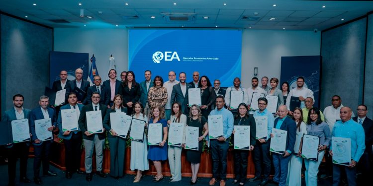Aduanas certifica 15 nuevas empresas como Operador Económico Autorizado