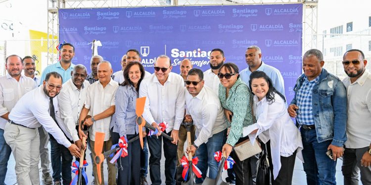 Alcaldía de Santiago inicia construcción de techado y cancha en comunidad de Rafey