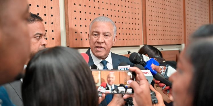Andrés Bautista: “Cuando se trata de problemas de la patria, todos estamos llamados a aportar soluciones”