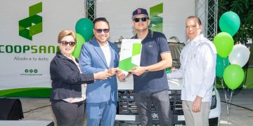 COOPSANO entrega jeepeta 0 kilómetro a socio ganador de Sabaneta en cierre de campaña de fin de año