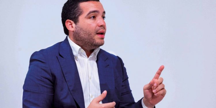 Charlie Mariotti Jr. exige transparencia en asignación de recursos a distribuidoras eléctricas