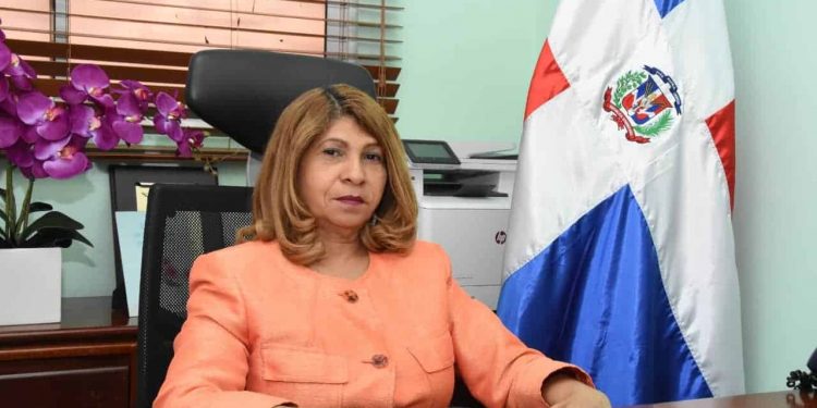 Condenan a exdiputada del PLD, su hijo y exdirector de Migración de Santiago por lavado de activos