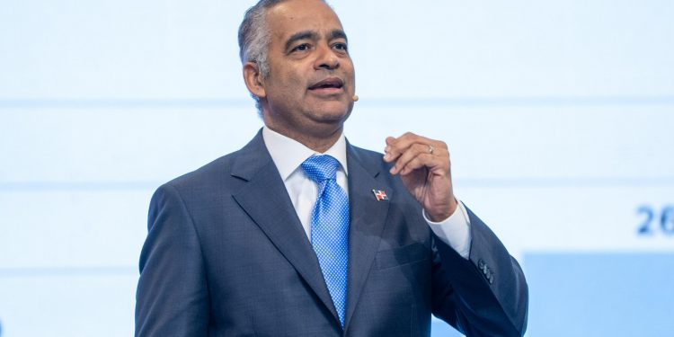 Ministro Joel Santos resalta incremento del 54 % en energía térmica hacia 2028