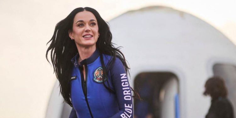 Katy Perry hace historia como la primera cantante en viajar al espacio con Blue Origin