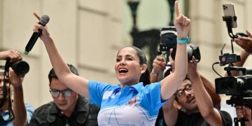Luisa González y Daniel Noboa se enfrentan en un balotaje decisivo para el futuro político de Ecuador