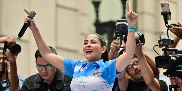 Luisa González y Daniel Noboa se enfrentan en un balotaje decisivo para el futuro político de Ecuador